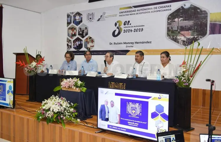 Exponen avances de Facultad Maya