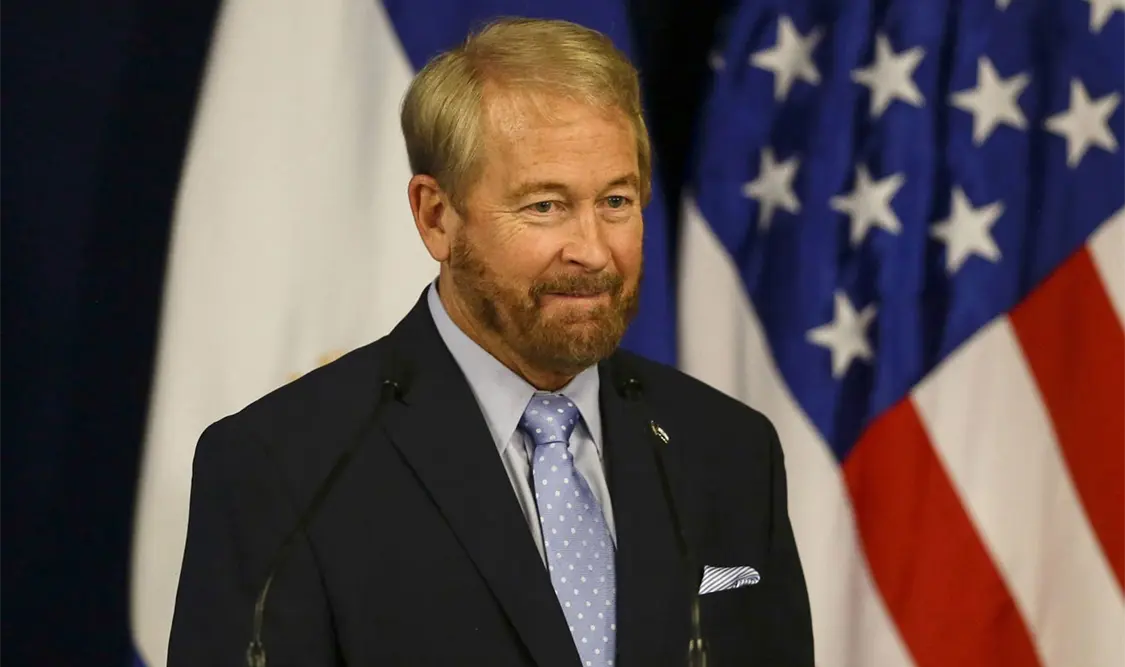 Confirman a Johnson como embajador de EU en México