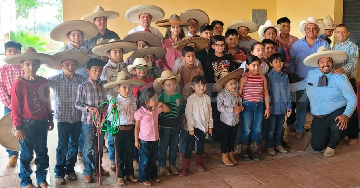 La niñez se apodera del lienzo en Tuxtla