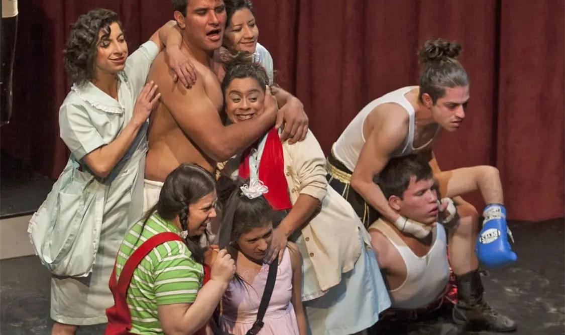 La Compañía de Teatro Penitenciario del Foro Shakespeare presentando una obra. Cortesía