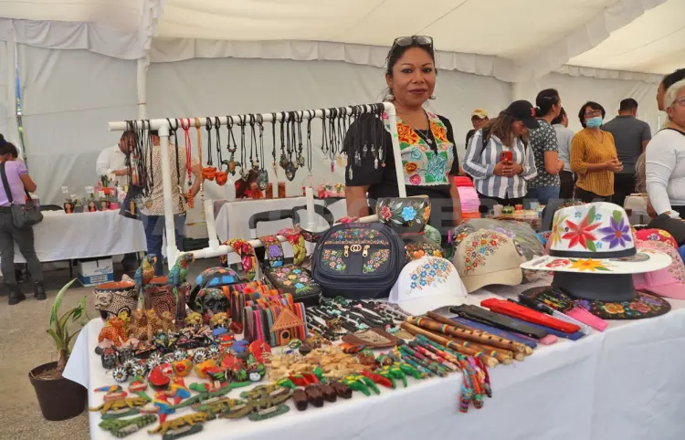 Inauguran expo Reencuentro con tu Chiapanequidad