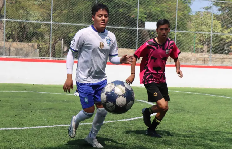 Familia ASL se mantiene como líder invicto