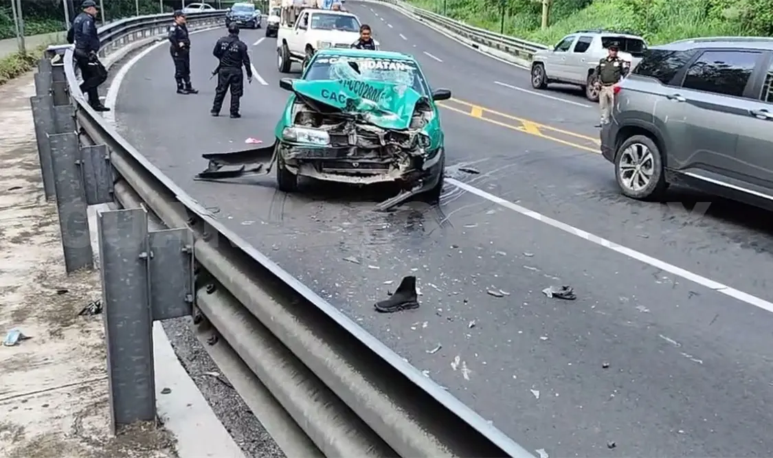 Motociclistas resultan malheridos en percance