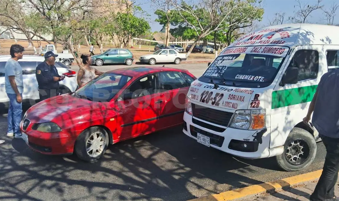 Causa corte de circulación al tratar de ganar el paso