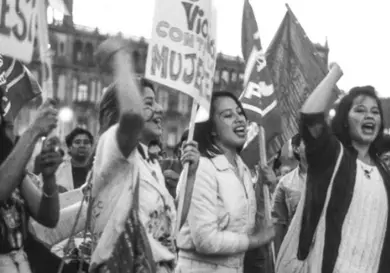 Dialogan sobre el feminismo