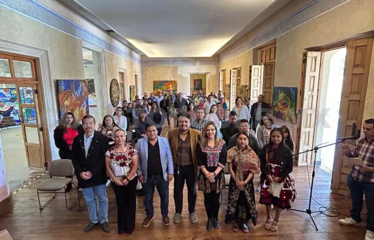 Realizan entrega simbólica de acervos bibliográficos
