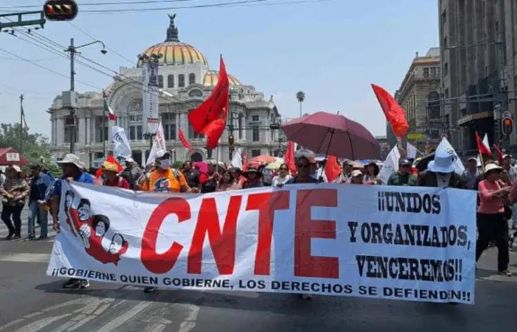CNTE amenaza con otro plantón