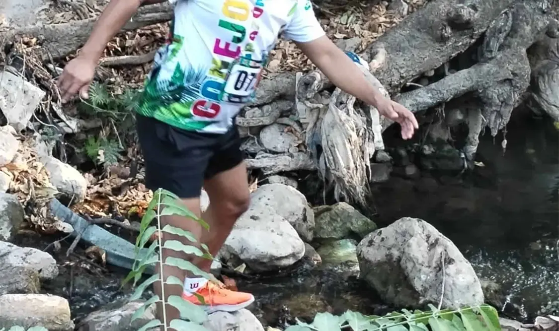 La ruta combinó tramos de asfalto con senderos en plena reserva ecológica, ofreciendo un desafío diferente a cada corredor. Cortesía
