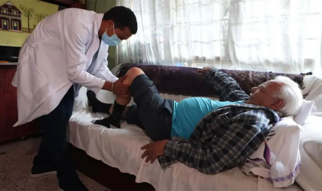 Ariadna Montiel comentó que se comenzará con una historia clínica, detecciones y clasificación de riesgo de salud para cada uno de los derechohabientes. Cortesía