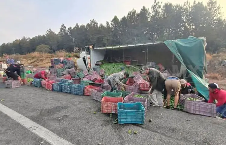 Torton se accidenta rumbo a Las Choapas