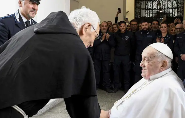 Papa visitó cárcel romana por Jueves Santo