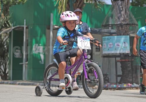 Festejan a los niños en Caña Hueca
