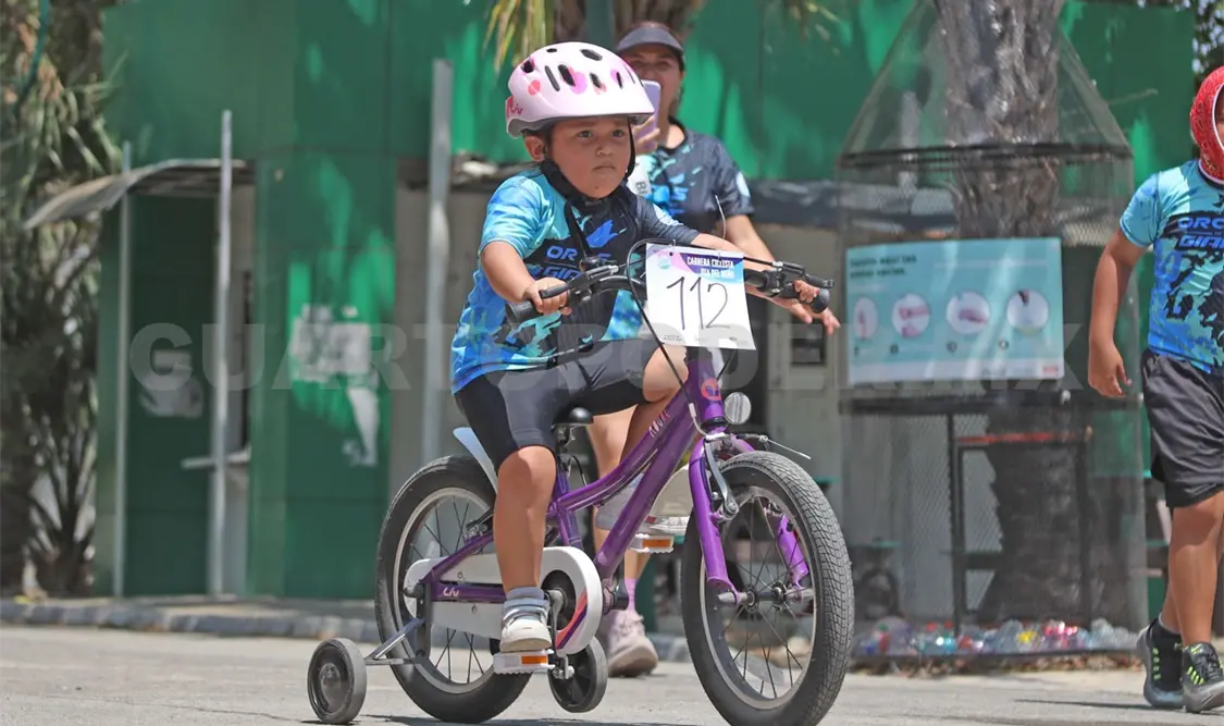 Festejan a los niños en Caña Hueca