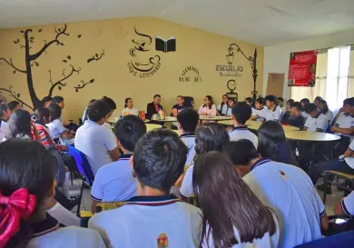Llevan Café Literario al Cobach