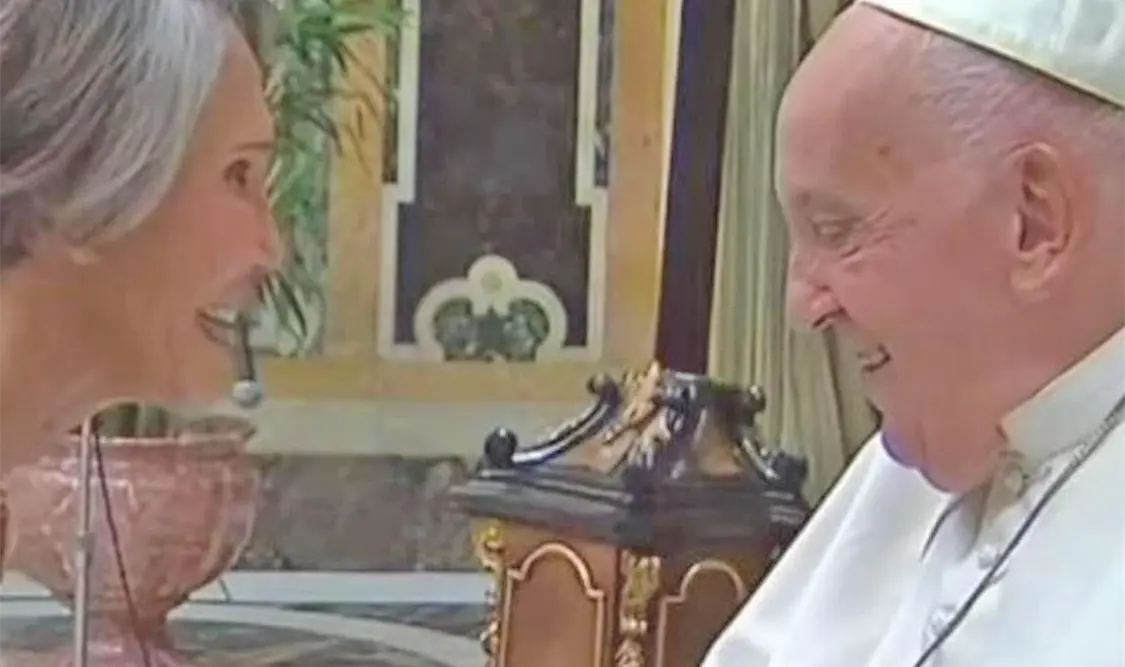 Famosos lloran muerte del papa