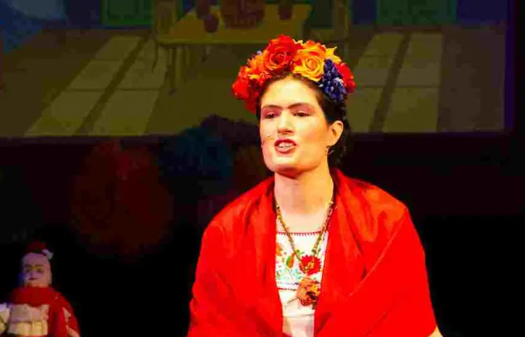 Úrsula Tinoco revive a Frida Khalo
