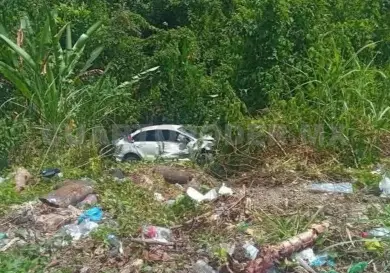 Se estrella en una combi tras falla en los frenos