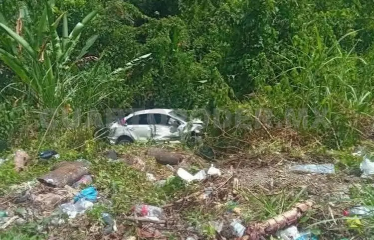 Se estrella en una combi tras falla en los frenos