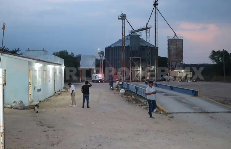 Maquinaria agrícola “devora” a trabajador