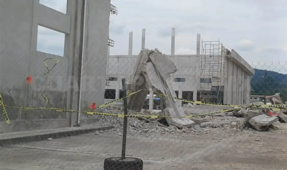 Auditorio construido por Ayuntamiento se derrumba