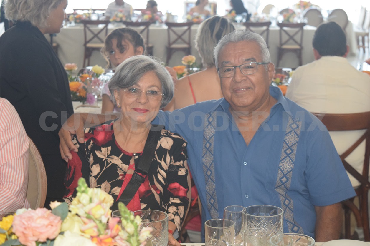 José Antonio y Lupita, unidos en amor