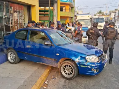 Colisión vehicular termina en una riña