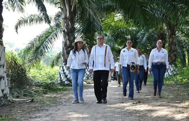 Firma convenios con Eucelab y organización Heifer