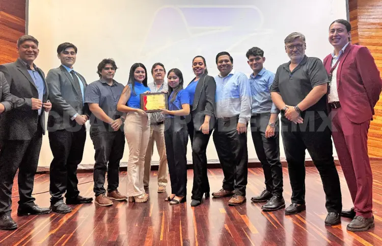 Presentan casa productora Aula Z