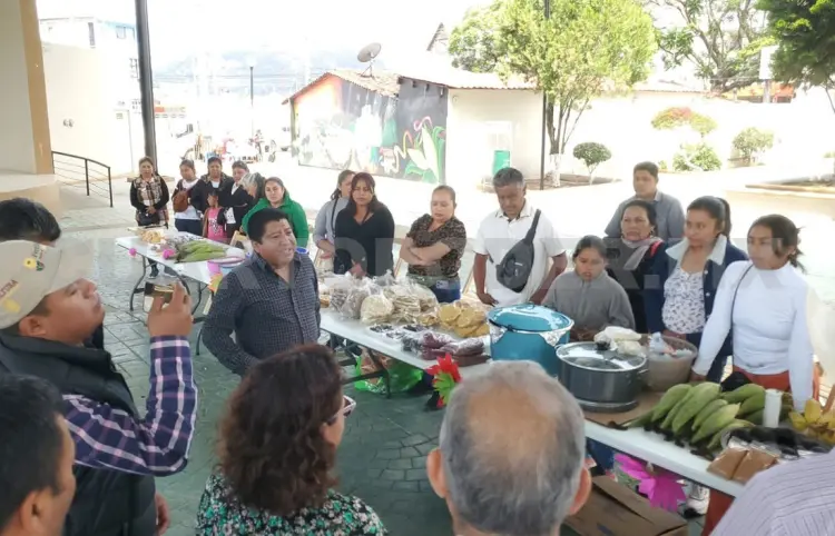 Feria de saberes y producción agroecológica