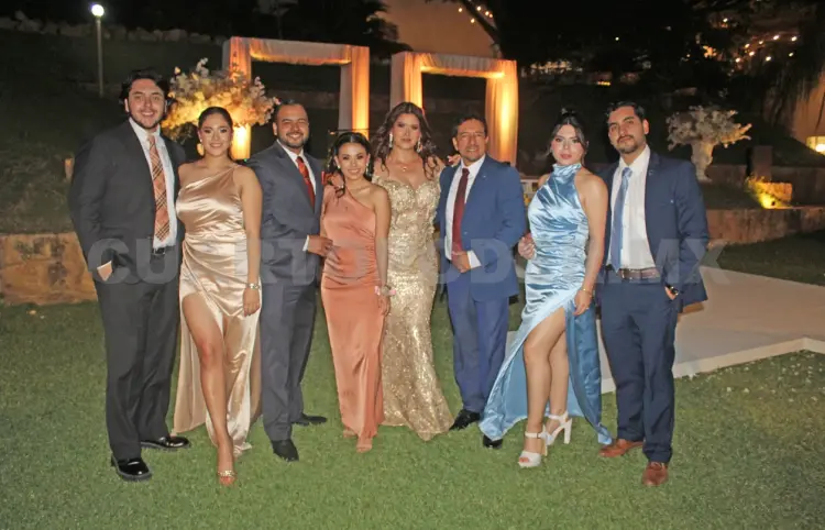 Karen y Enrique brindaron por el amor