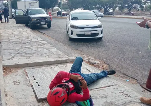 Atropellan a motorista y "muerde" el polvo
