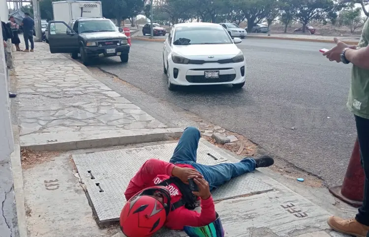 Atropellan a motorista y “muerde” el polvo