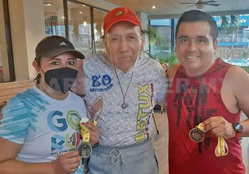 Entrega de playeras de la Carrera Vamos Ancianos 2025