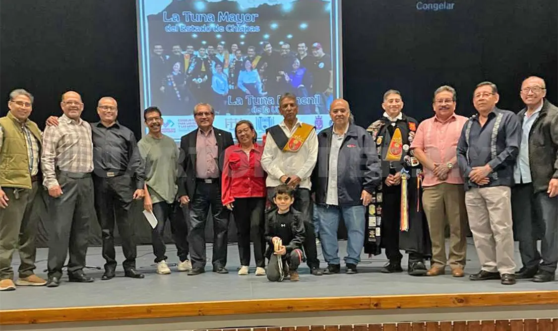 Los integrantes de La Tuna Mayor se entregaron en cuerpo y alma durante su presentación. Cortesía