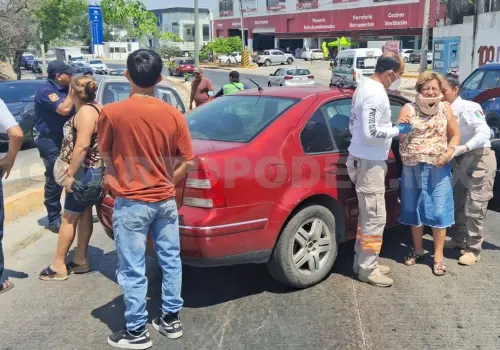 Se estrellan vehículos en el libramiento Sur