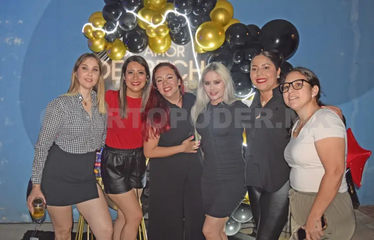 Alegre celebración para Paulina