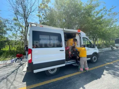 Derrapan en su motocicleta y quedan malheridos