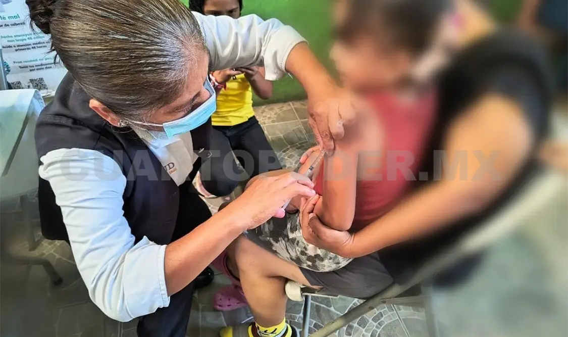 Aplican vacunas a migrantes