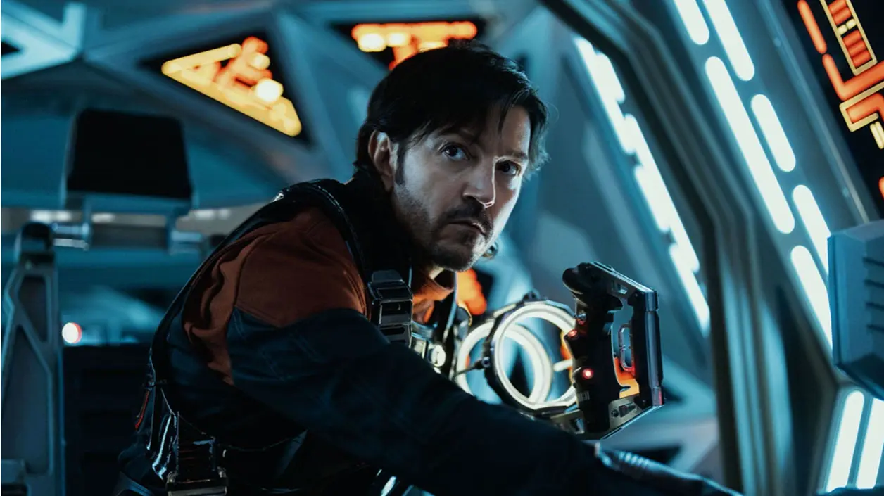 Diego Luna agradece éxito de Andor
