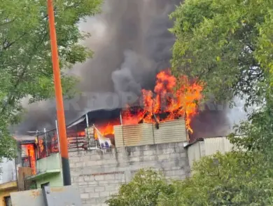 Evacuan a niños de una estancia por fuerte incendio
