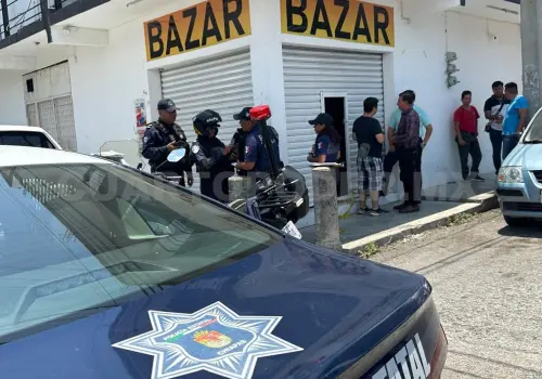 Roban en bazar y se llevan casi 30 mil pesos de botín