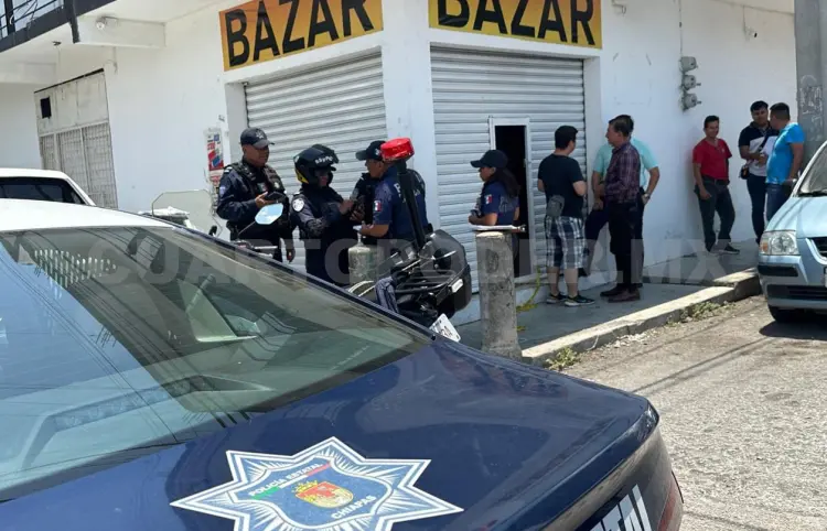 Roban en bazar y se llevan casi 30 mil pesos de botín