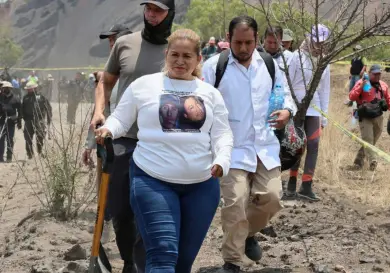 Declaran persona no grata a Ceci Flores