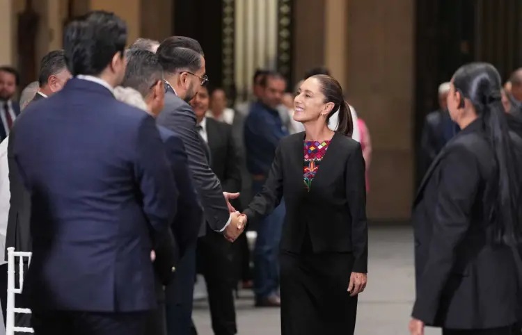 Líderes sindicales respaldan a Claudia Sheinbaum