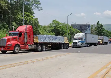 Transportistas son estafados por grueros poblanos