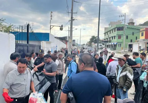 Ciudadanos realizan limpieza en manantiales