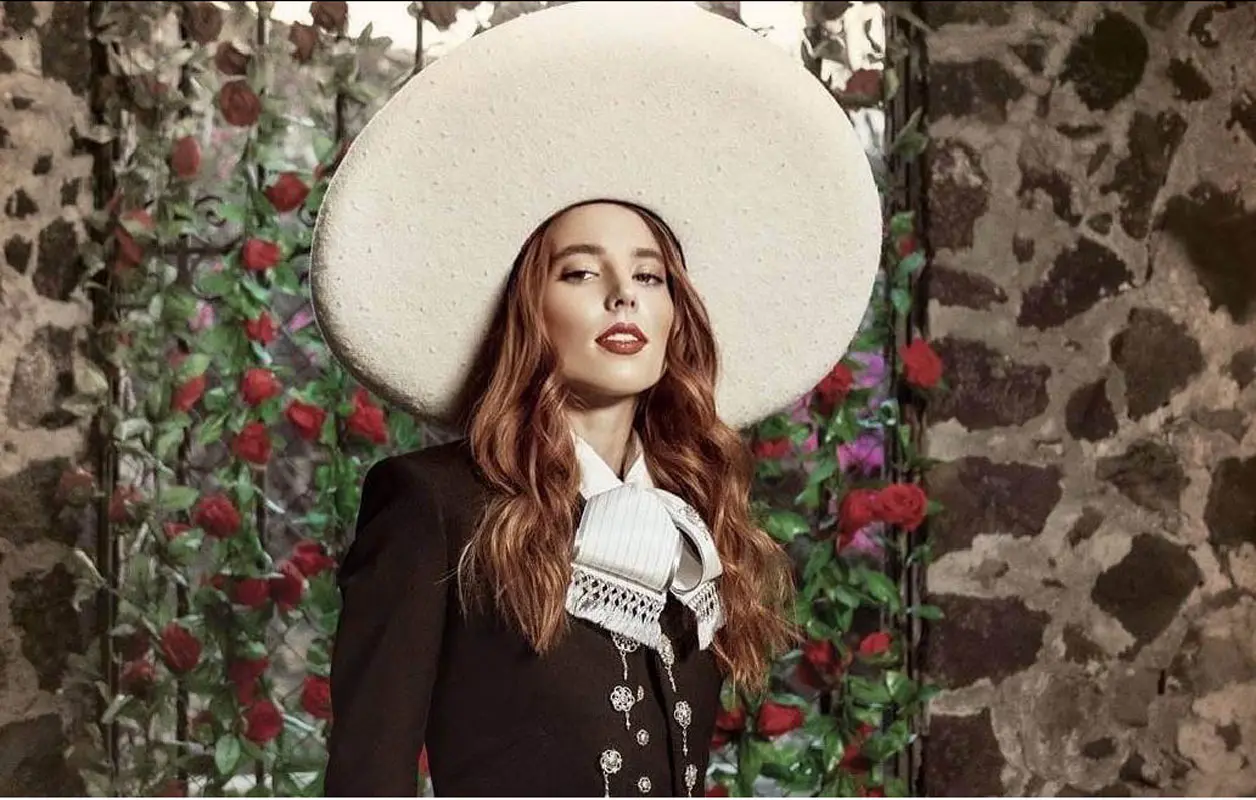 Majo Aguilar cantará Himno Nacional