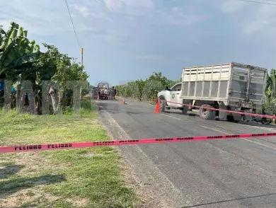 Fallece al sufrir un percance carretero en moto