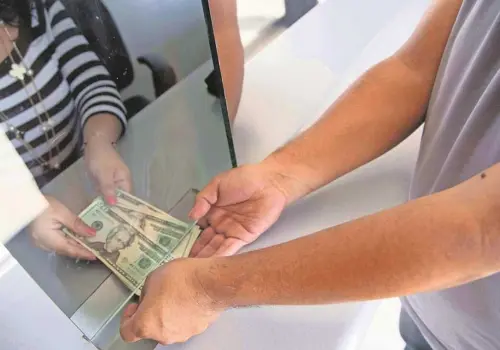 Llegan de nuevo a los cinco mil millones de dólares en marzo