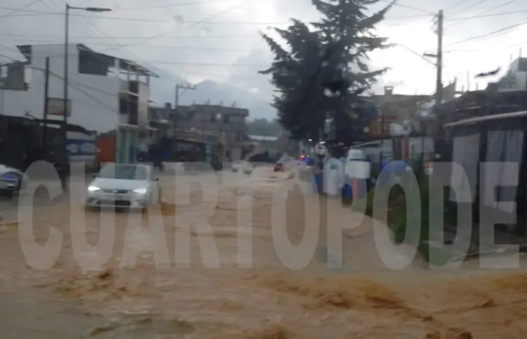 Aguacero provoca encharcamientos y contratiempos